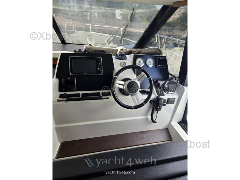 Jeanneau Velasco 37 Yate a motor