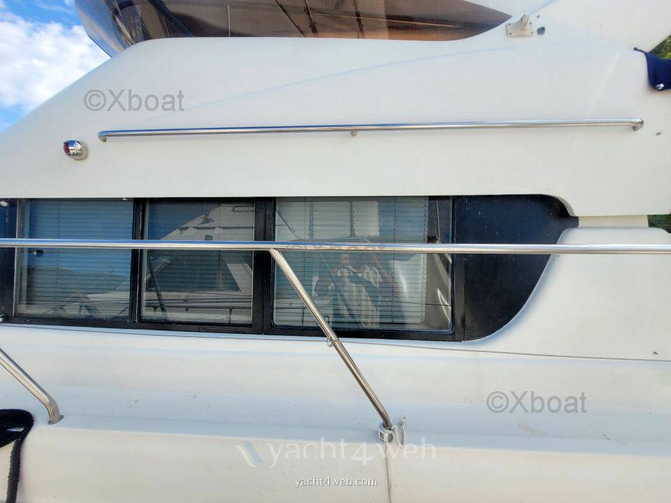 Silverton 362 fly sedan