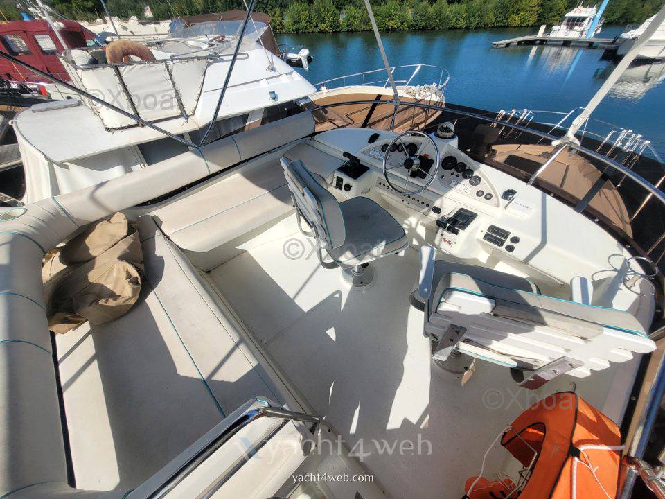 Silverton 362 fly sedan