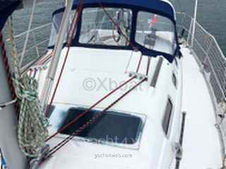Beneteau Oceanis 323 - Photo 2