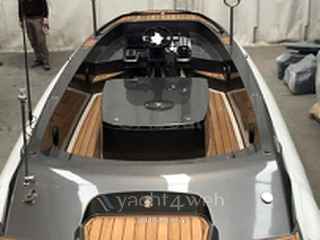 Sacs Tender 710 от 2017