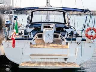 Beneteau Oceanis 51.1 от 2018