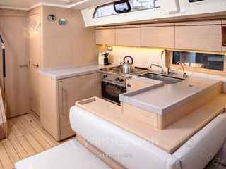 Beneteau Oceanis 51.1 от 2018