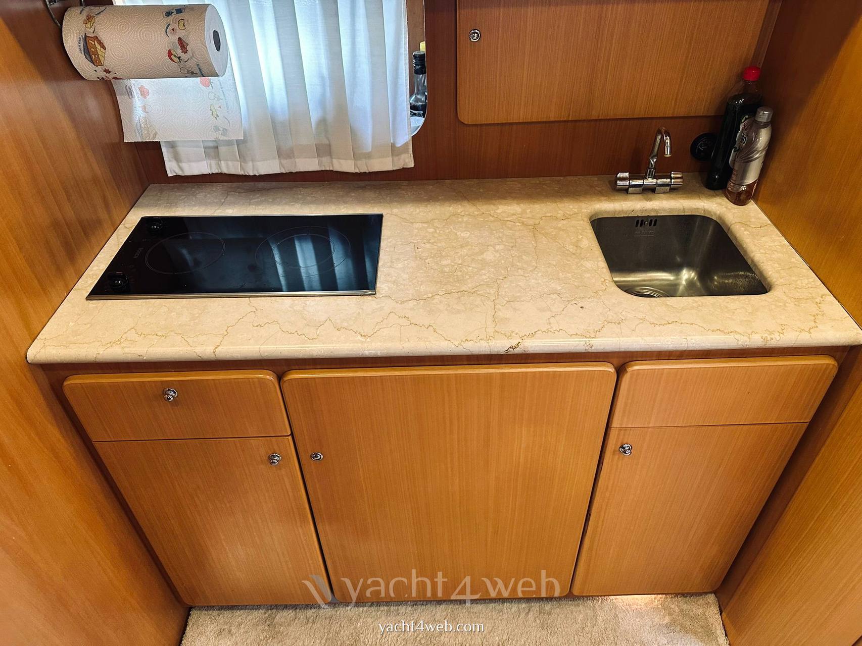 Uniesse 42 open verwendet