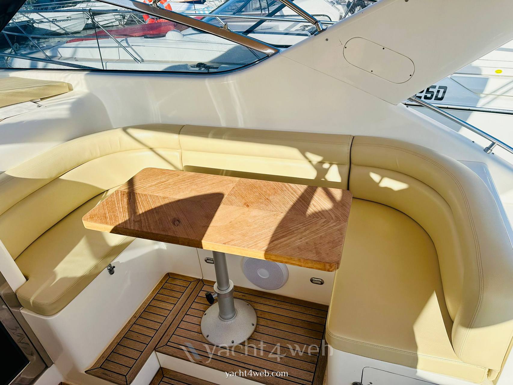 Uniesse 42 open Express Cruiser verwendet