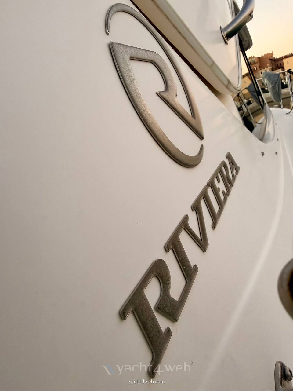 Riviera 40 fly barco a motor