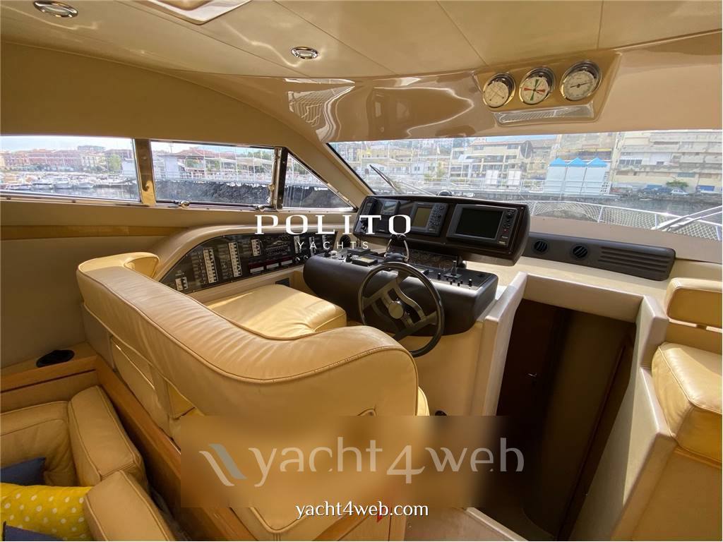 Ferretti 460 كادي المقصورة