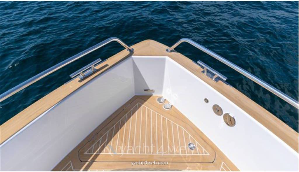 Salpa Avantgarde 35 bateau à moteur