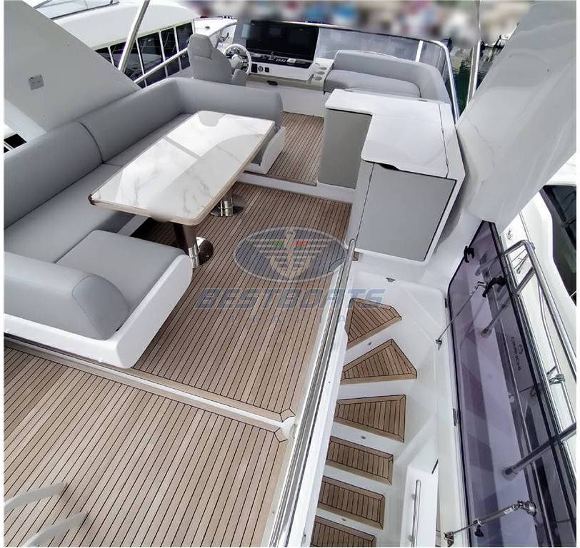 Azimut 60 fly