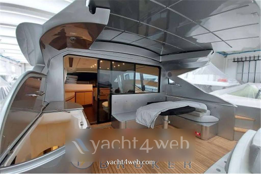 Pershing 72 Motoryacht verwendet