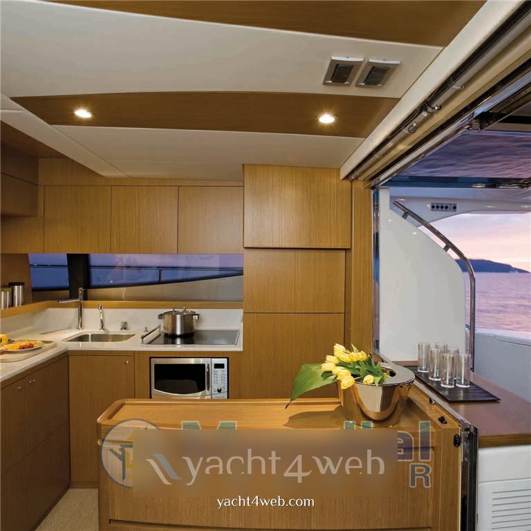 Ferretti yachts Ferretti 592 使用