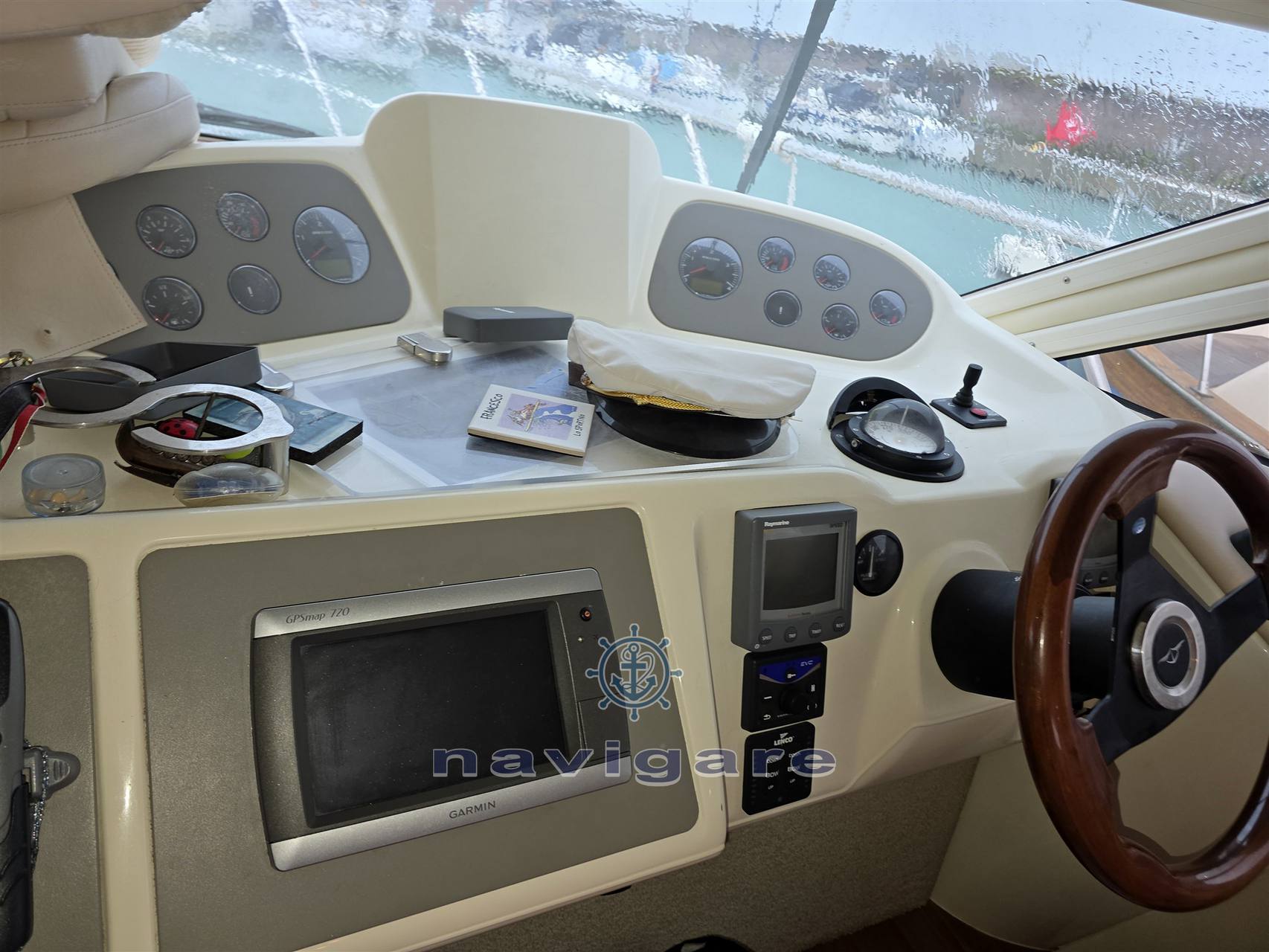 Sealine F 37 barca a motore