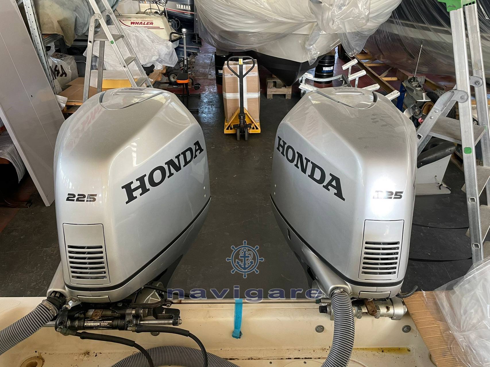 Pursuit 2870 center console motor boat