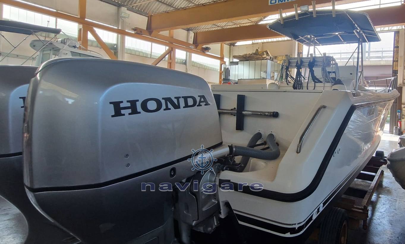 Pursuit 2870 center console 0