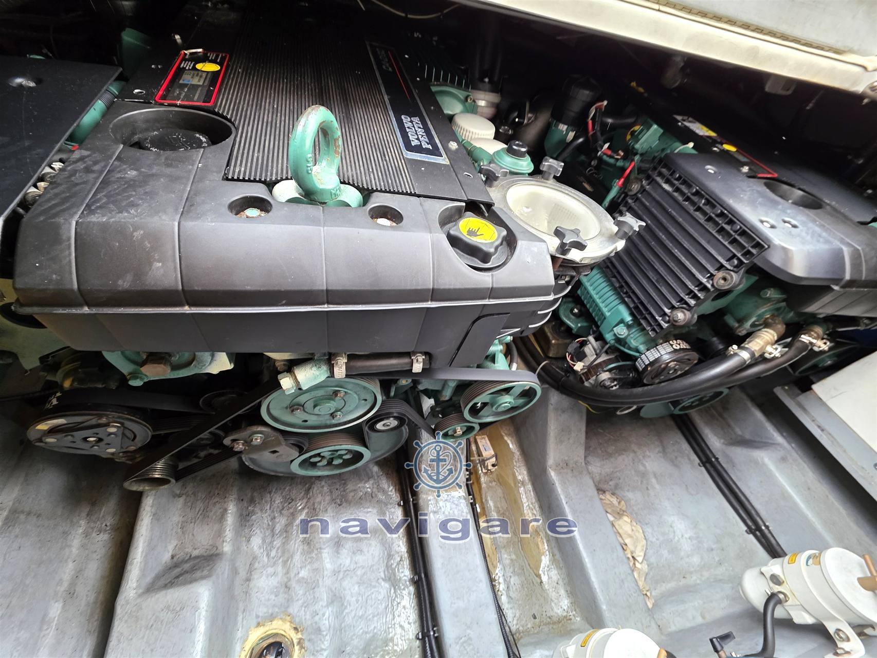 Saver 330 barca a motore