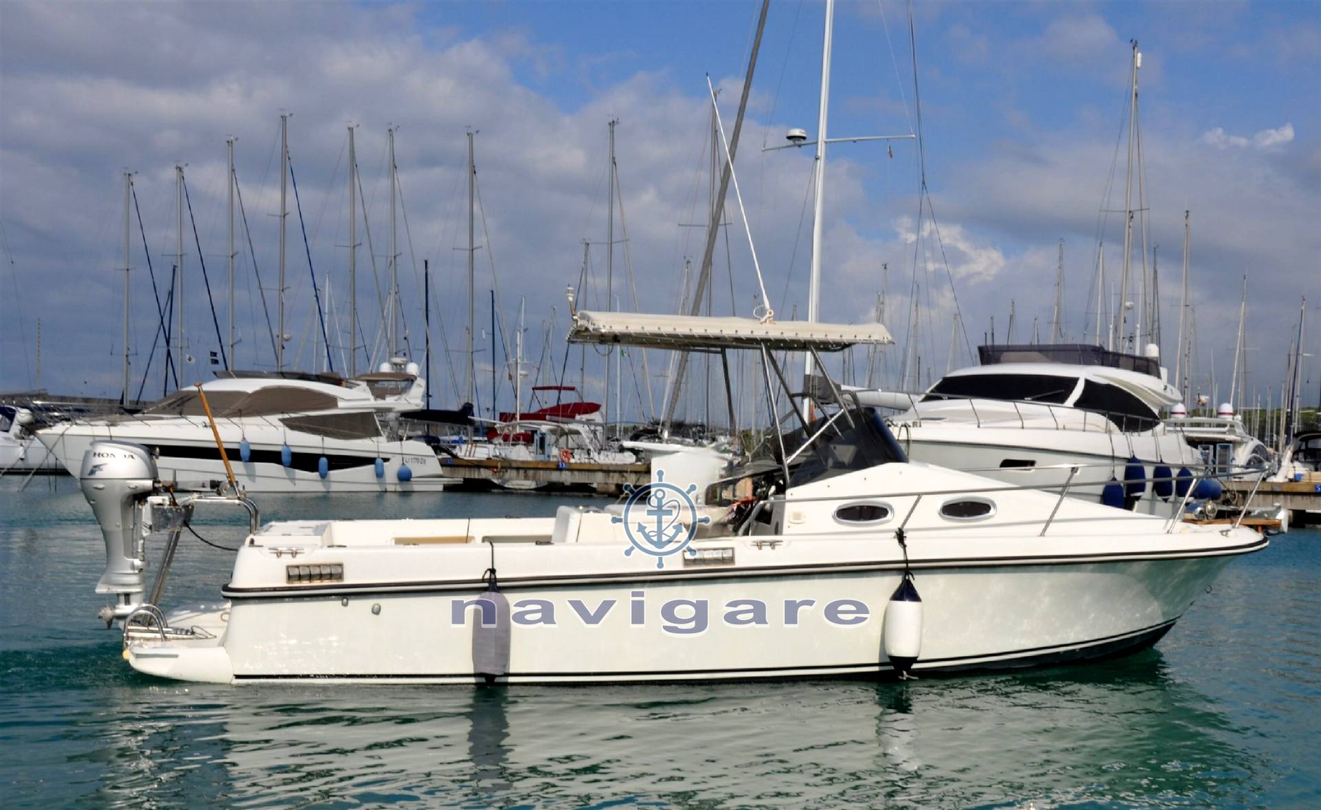 Royal yacht group Harpoon 255 walkaround 