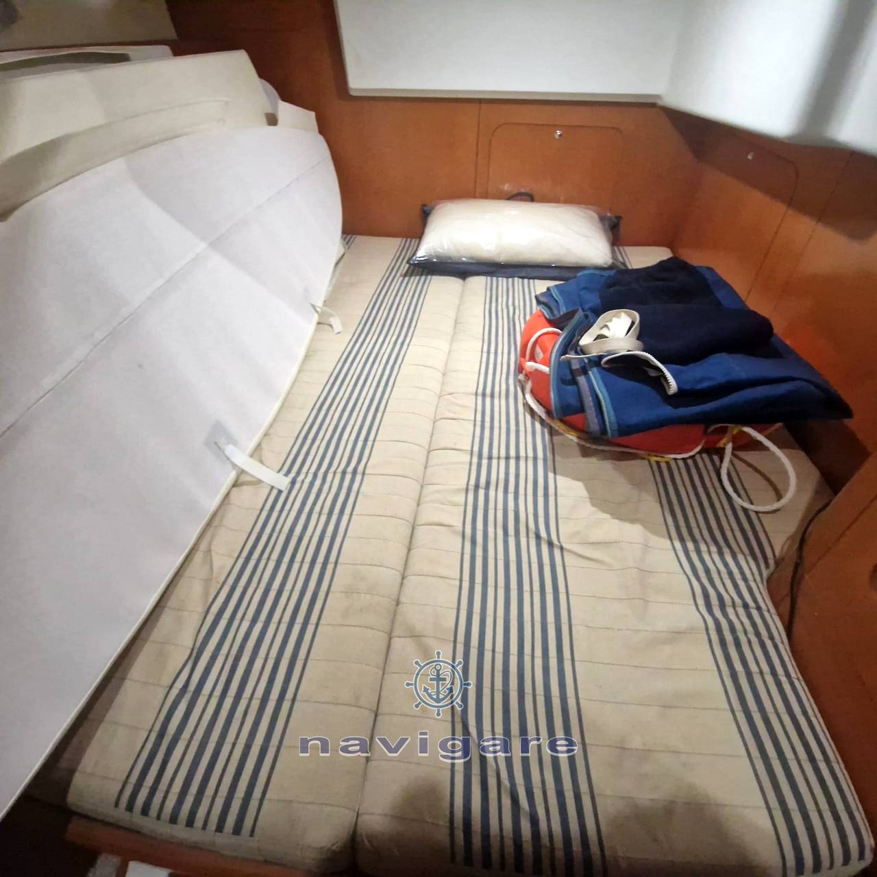 Beneteau Antares 12 fly sport Motor boat used for sale