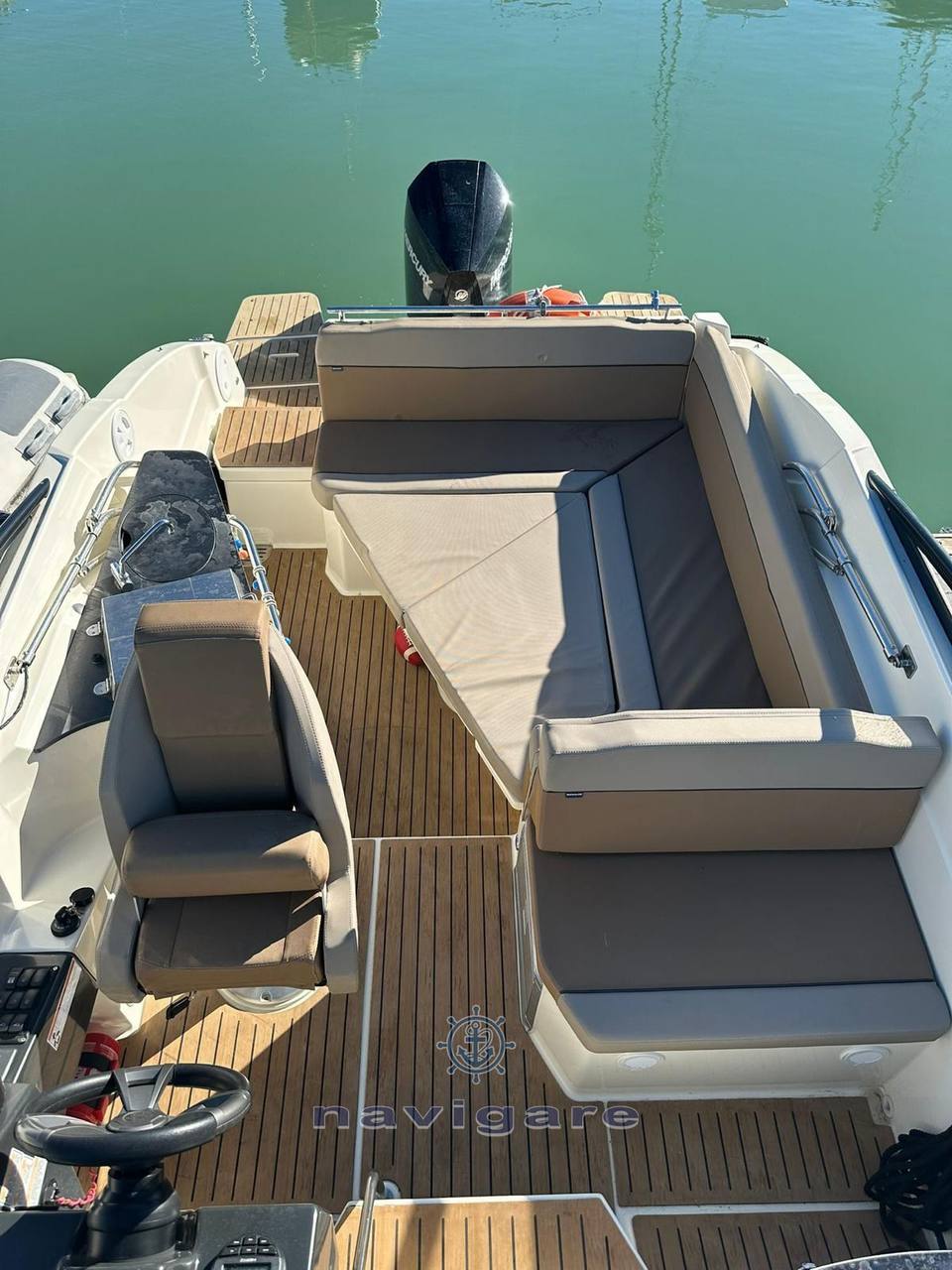 Quicksilver Activ 805 cruiser Motor boat used for sale