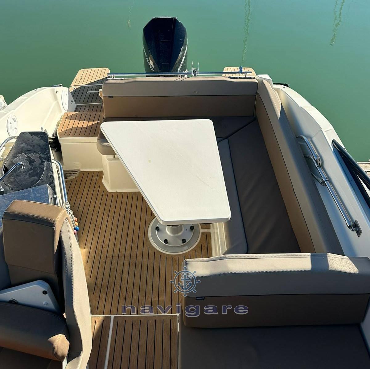 Quicksilver Activ 805 cruiser Motor boat used for sale