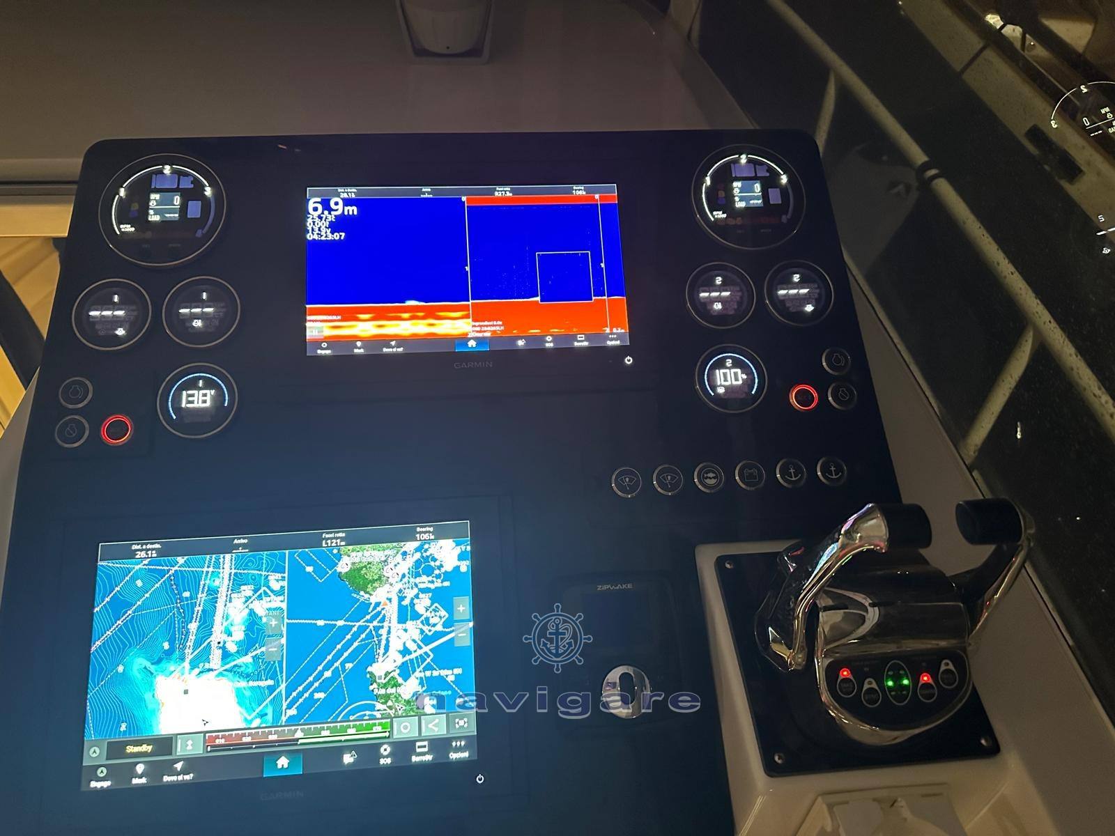 Cayman 30 wa Foto