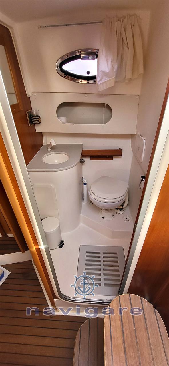 Manò marine 24,50 cabin التعبير عن كروزر