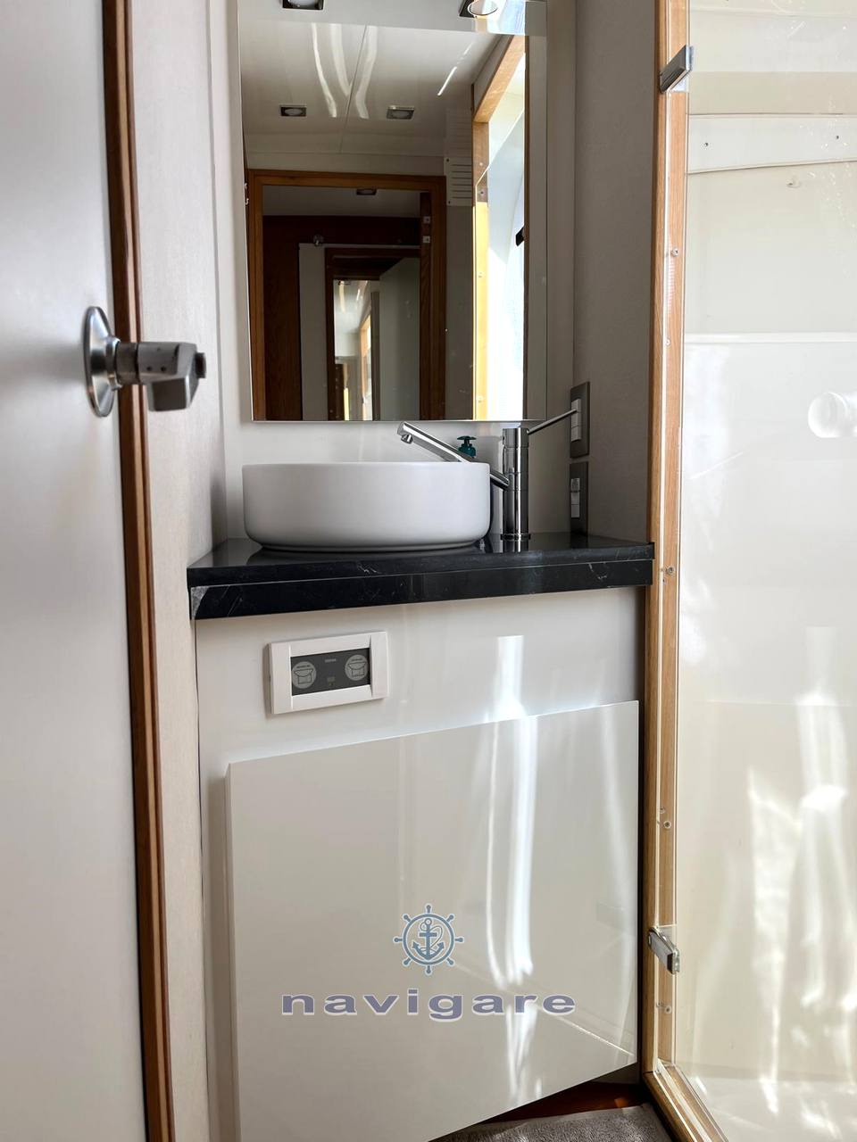 Bertram yacht 46.6 convertible قارب بمحرك مستعملة للبيع