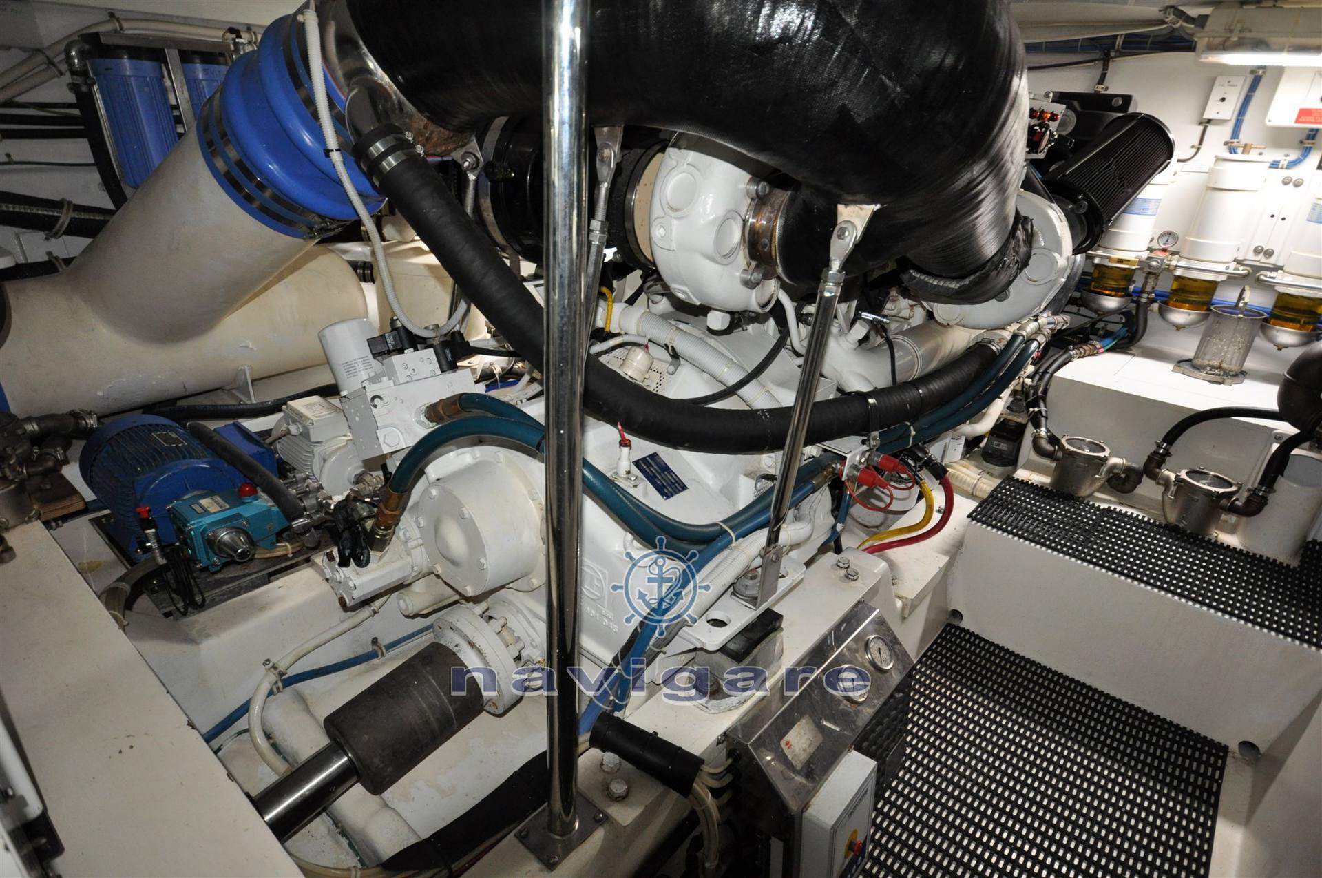 Hatteras 50 convertible قارب بمحرك