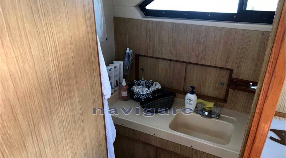 Bertram yacht 28' sf motor boat