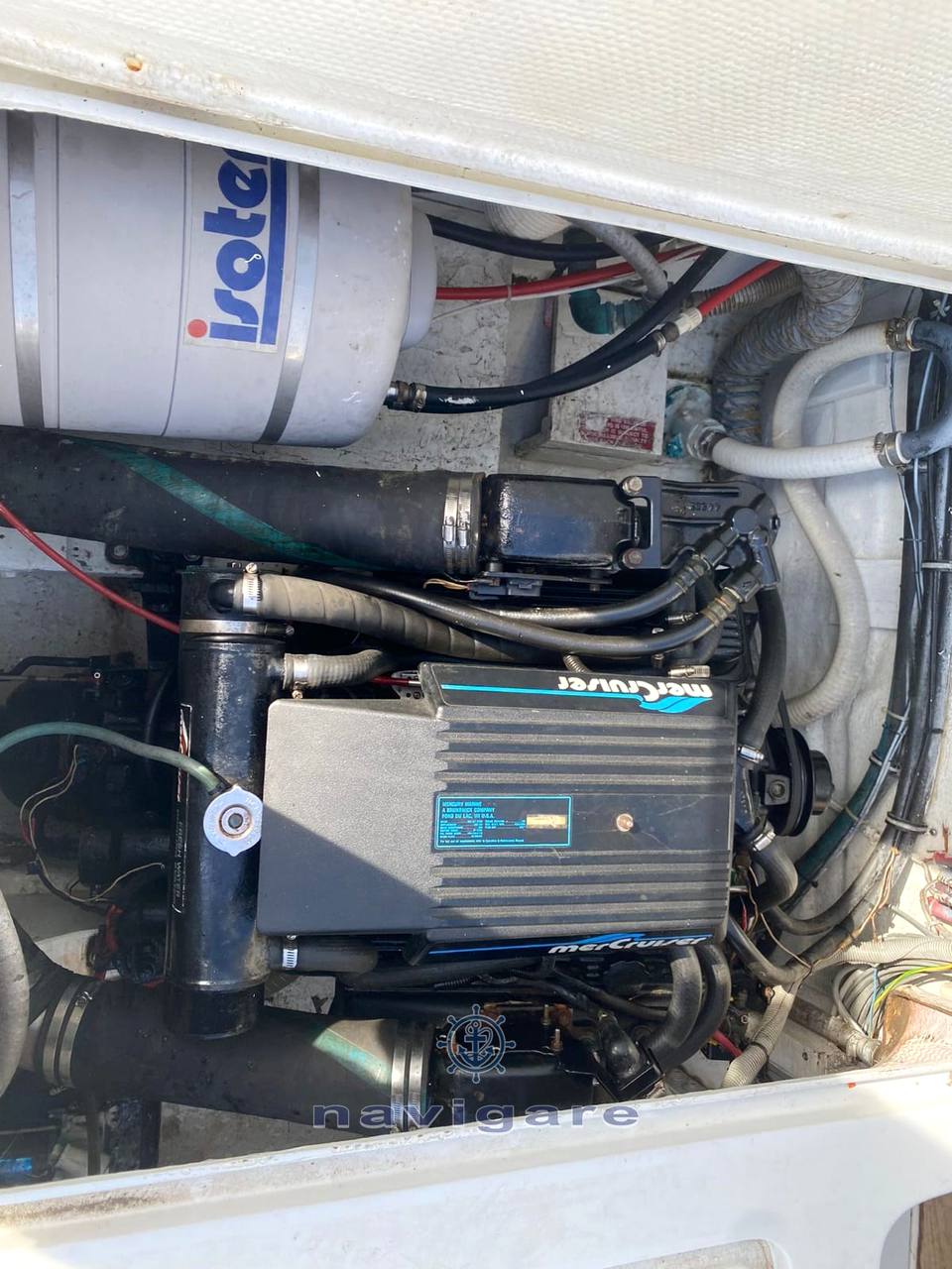 Bertram yacht 28' sf Flybridge