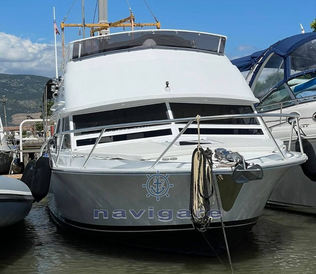 Bertram yacht 28' sf قارب بمحرك مستعملة للبيع