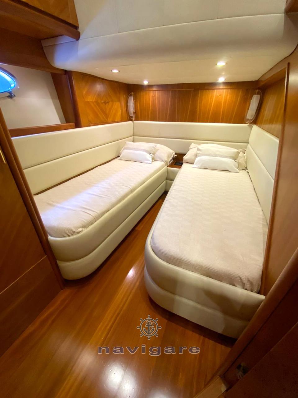 Cayman 52 wa Toit rigide occasion