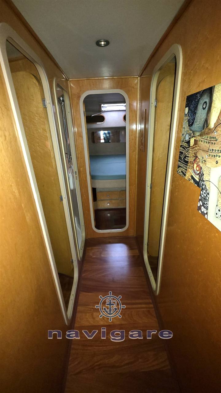 Raffaelli Typhoon fly Flybridge