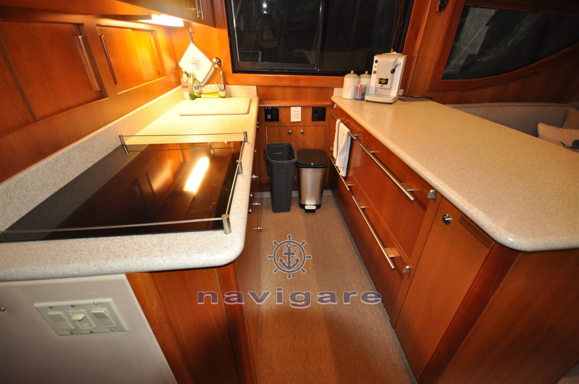 Hatteras 50 convertible Моторная яхта