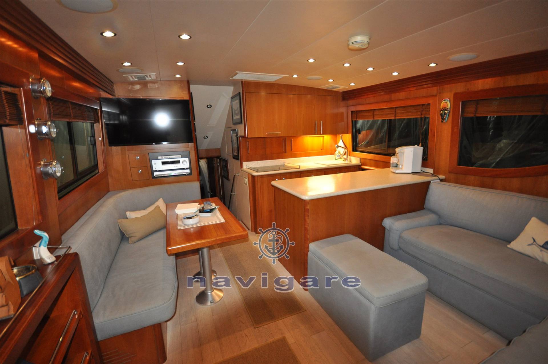 Hatteras 50 convertible Моторная лодка используется для продажи