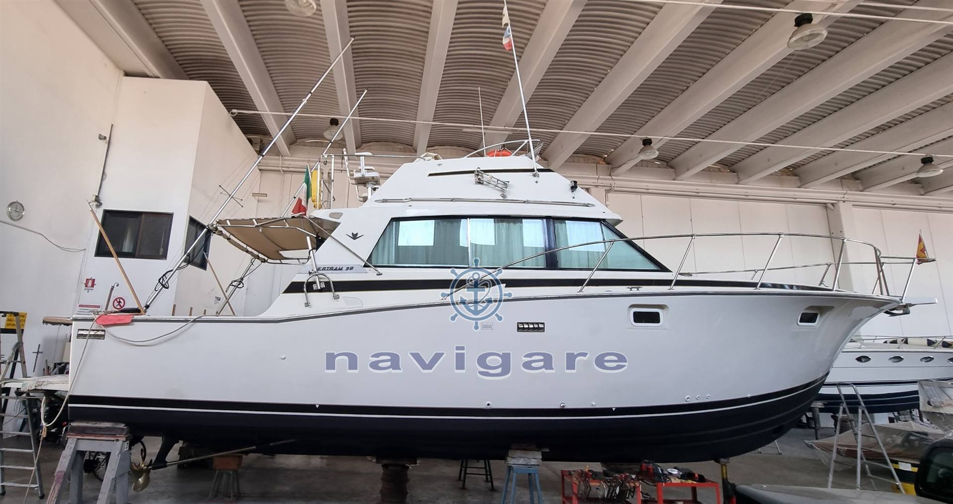 Bertram yacht 38' sport fish mk 3 Флайбридж