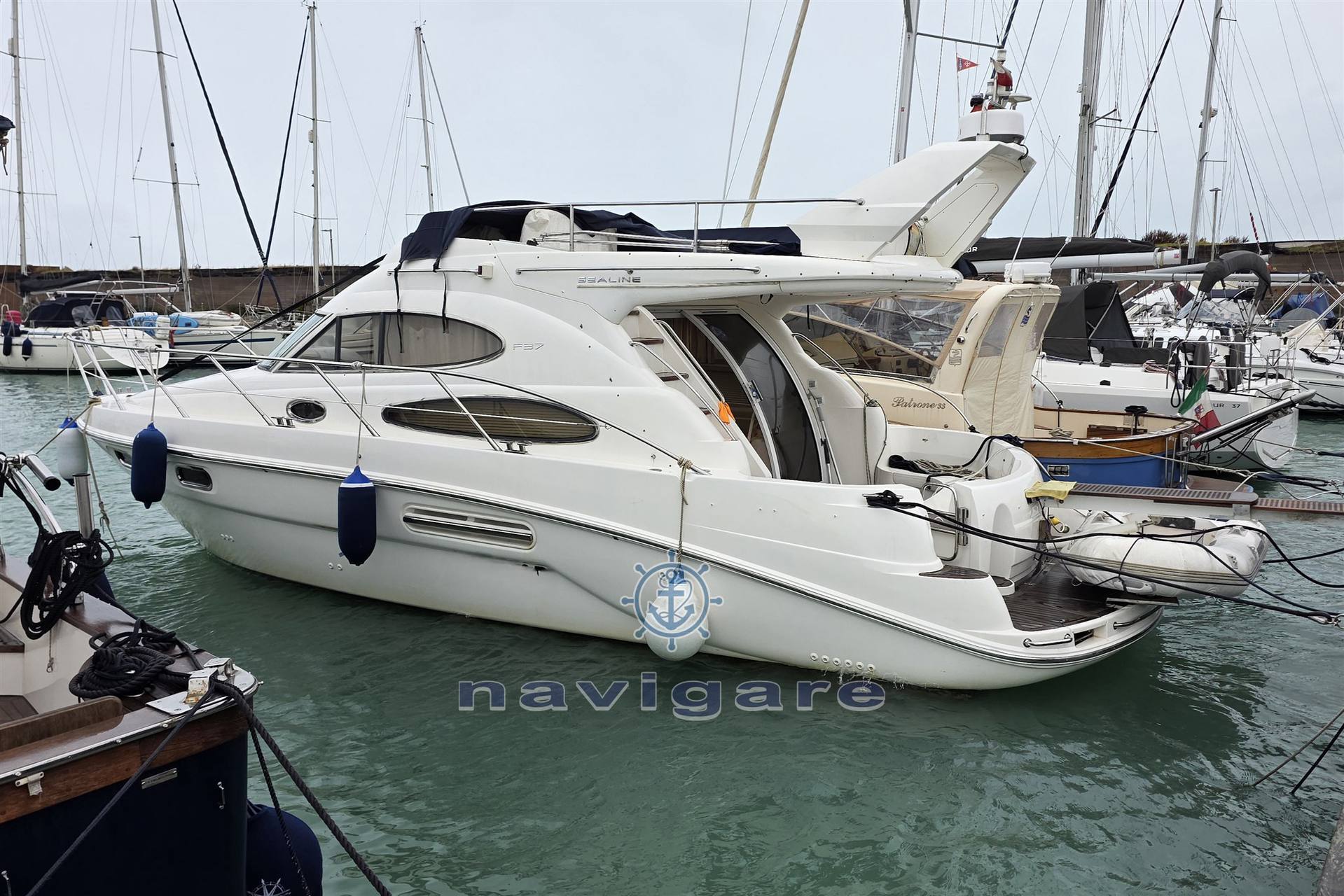 Sealine F 37 Barca a motore usata in vendita
