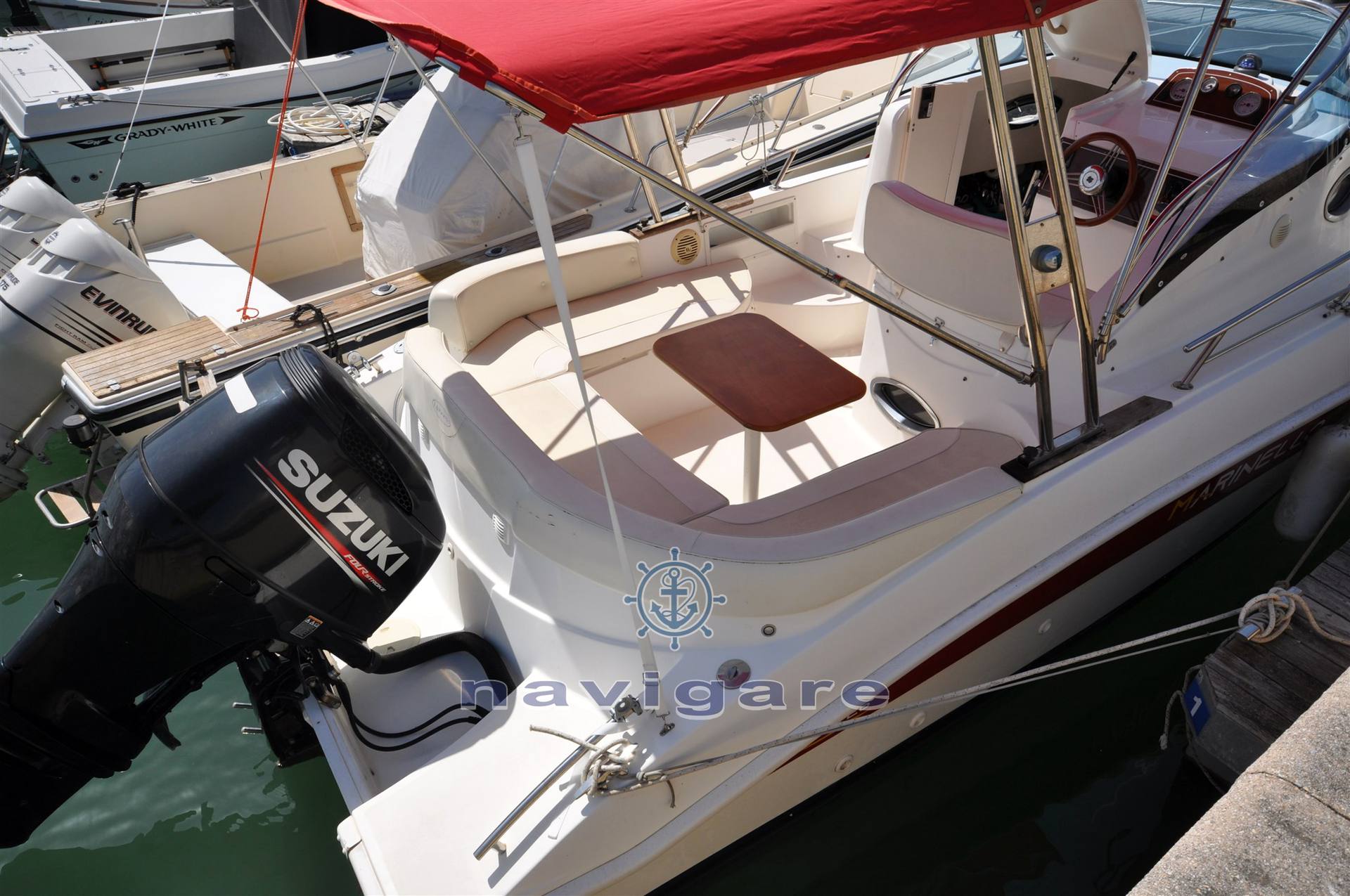 Marinello 26 cabin Barco de motor usado para venta
