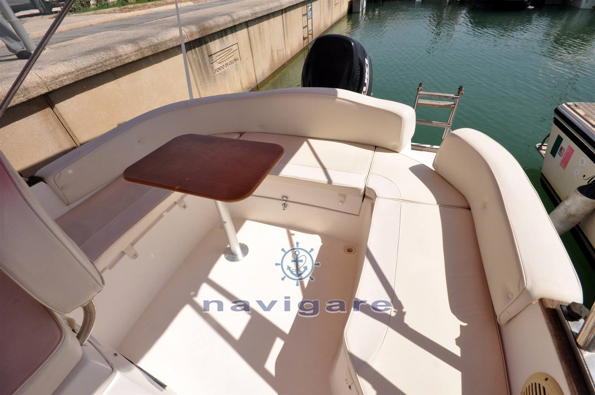 Marinello 26 cabin Express Cruiser usado