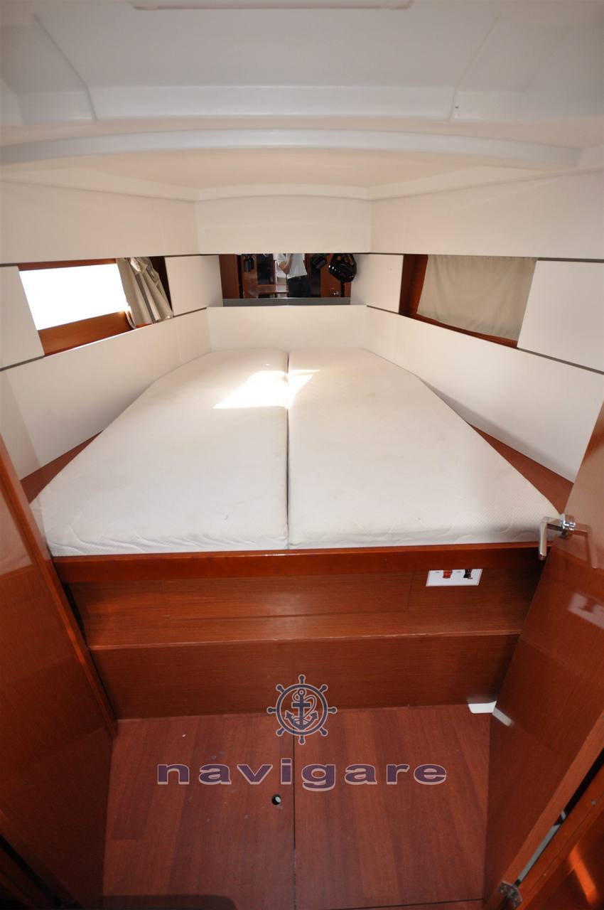 Beneteau Oceanis 38.1