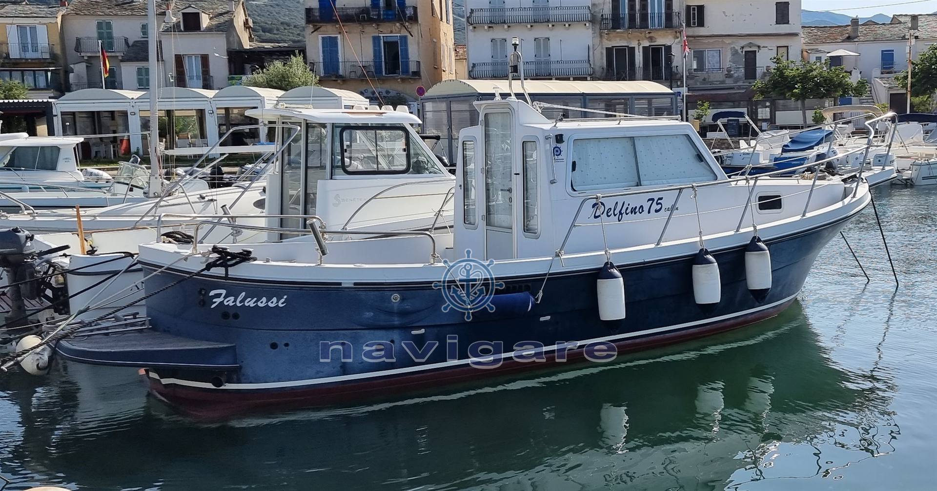 Parente Delfino 7.5 cabin