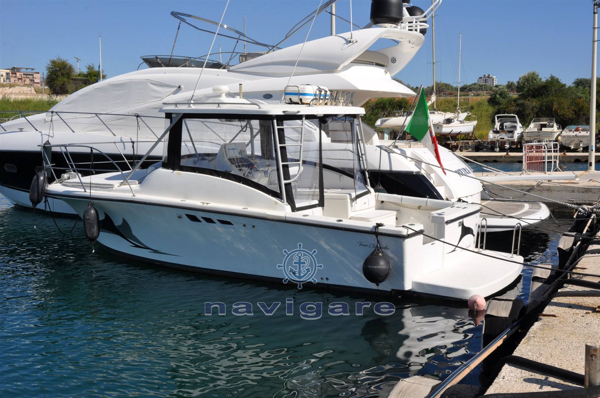 Luhrs 28 open