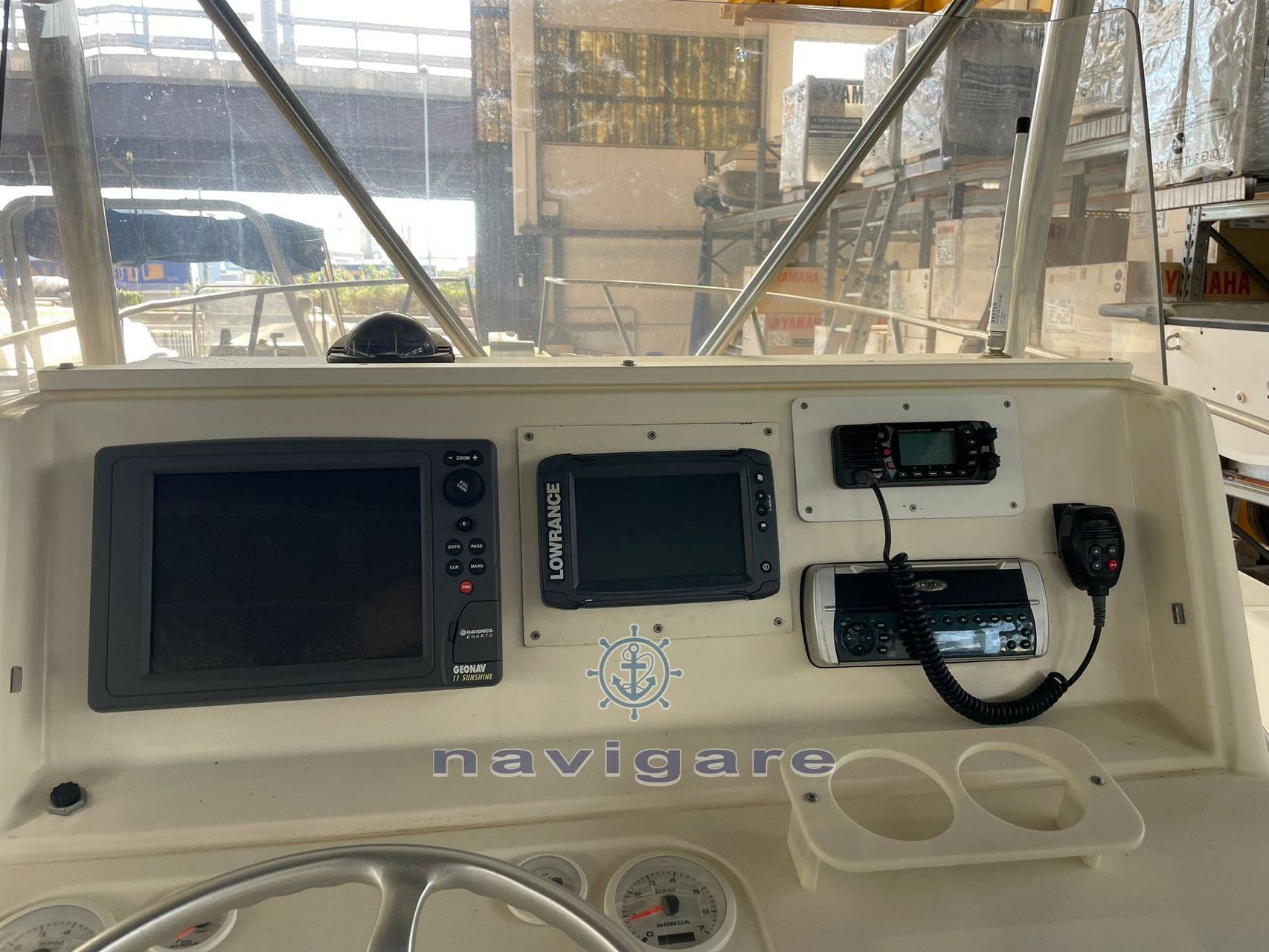 Pursuit 2870 center console