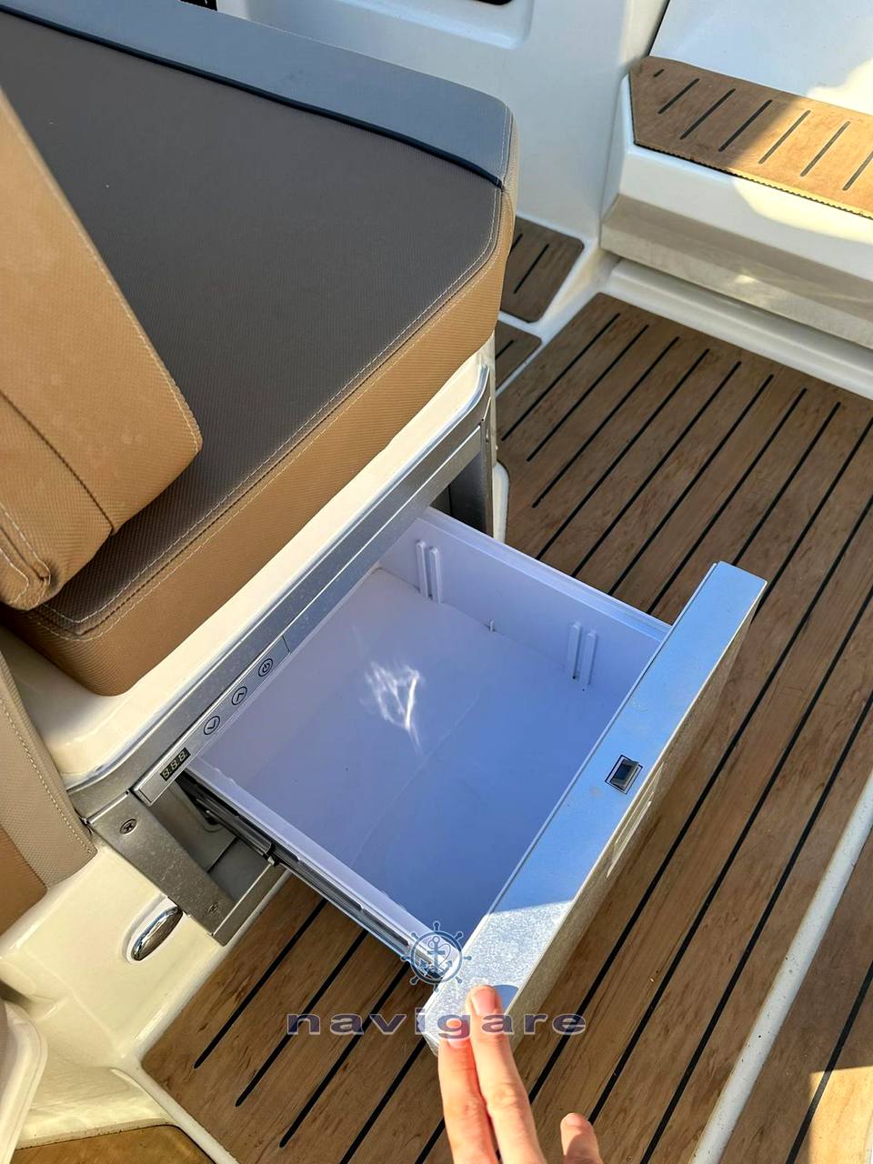 Quicksilver Activ 805 cruiser