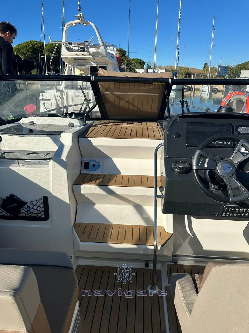 Quicksilver Activ 805 cruiser