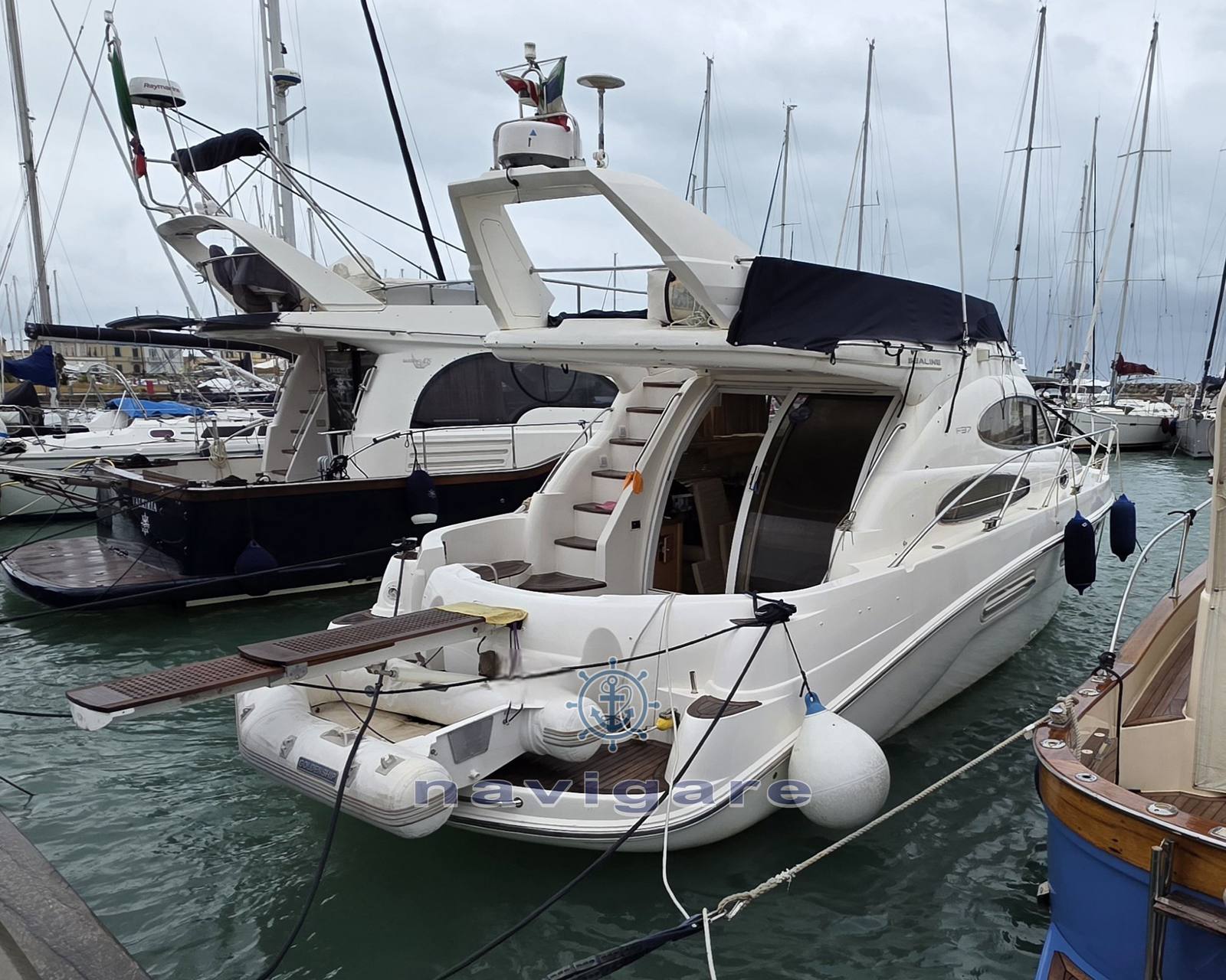 Sealine F 37
