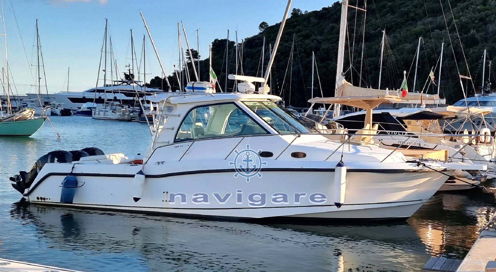 Boston whaler 345 conquest