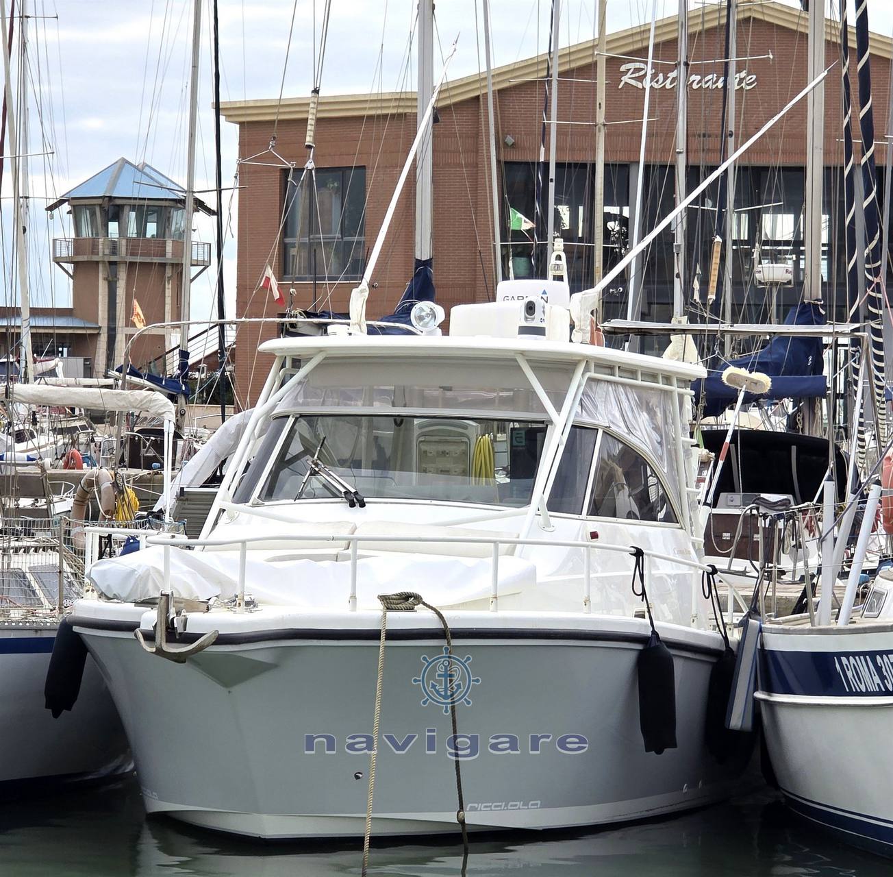 Cayman yachts 30 wa