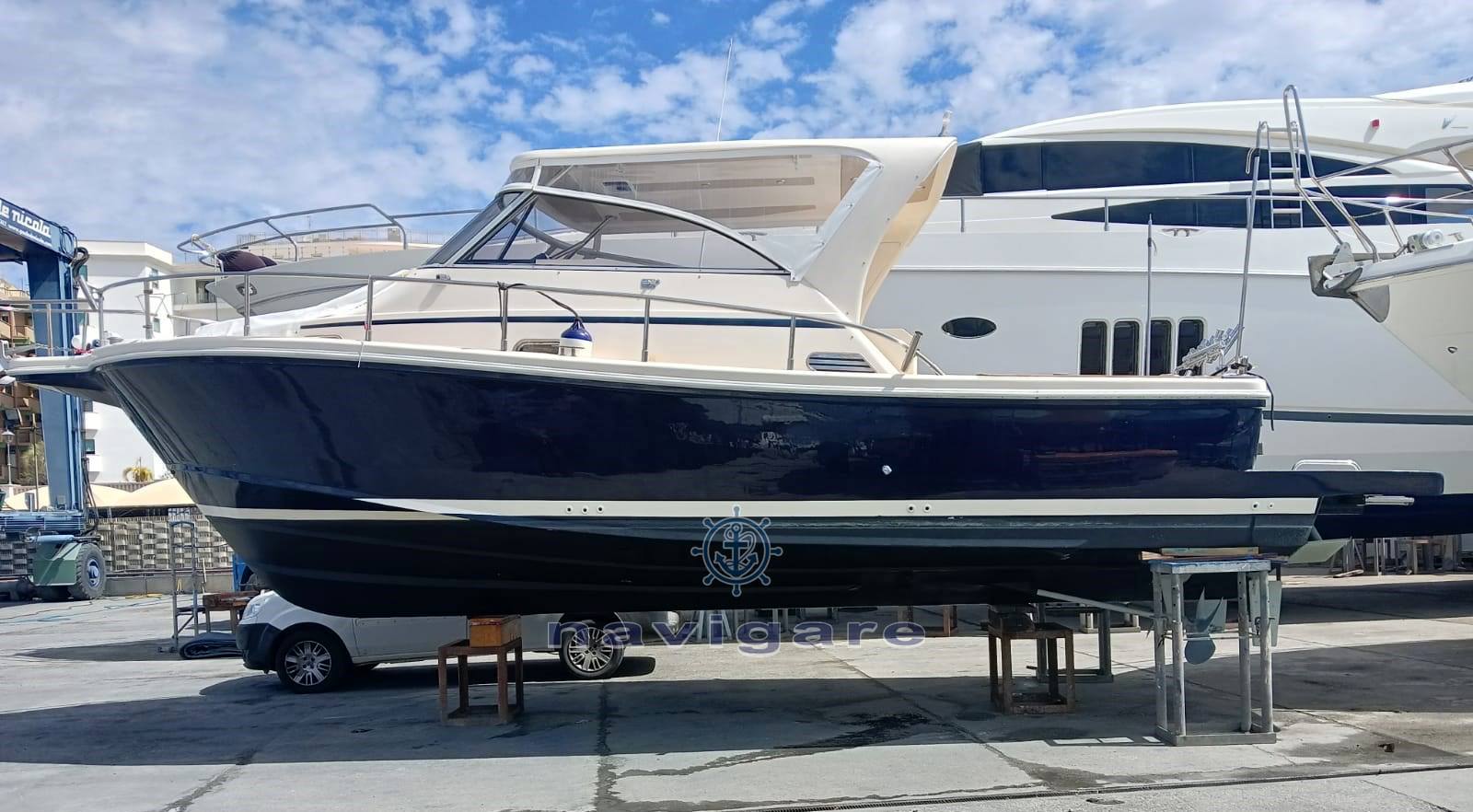 Cayman yachts 30 wa