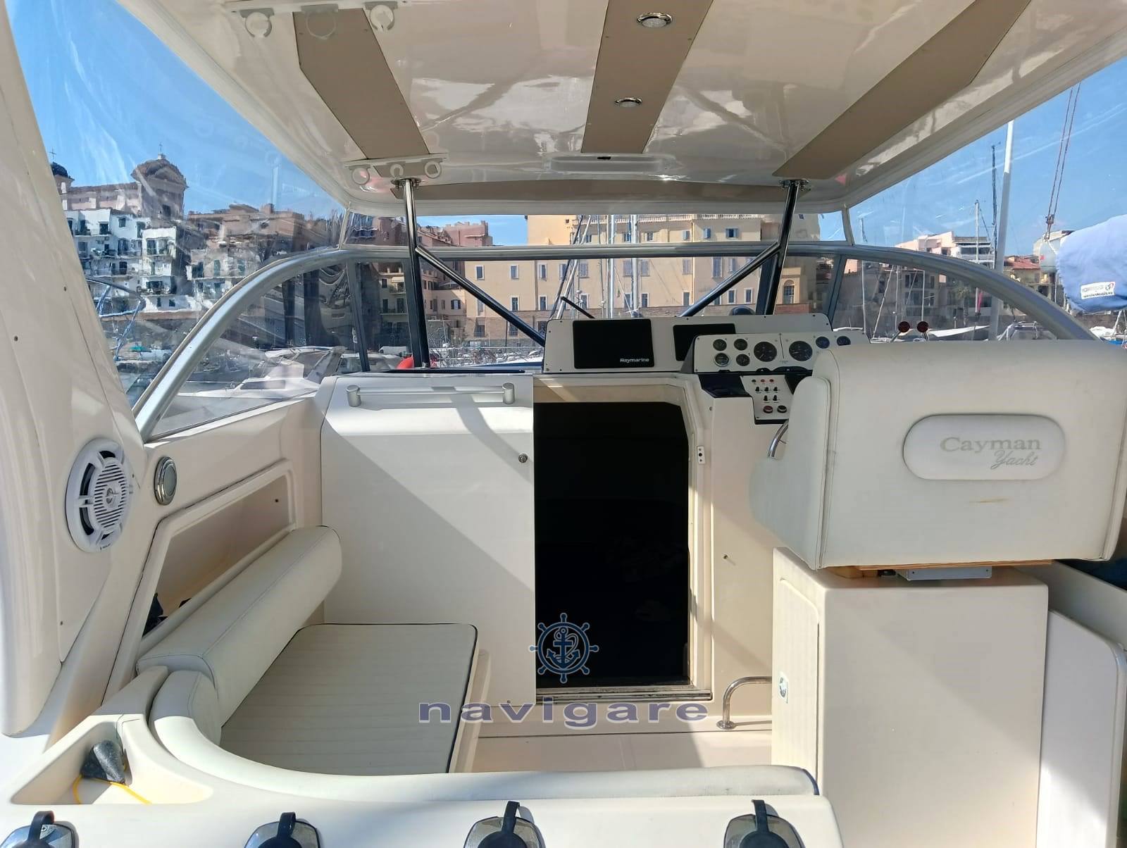 Cayman yachts 30 wa