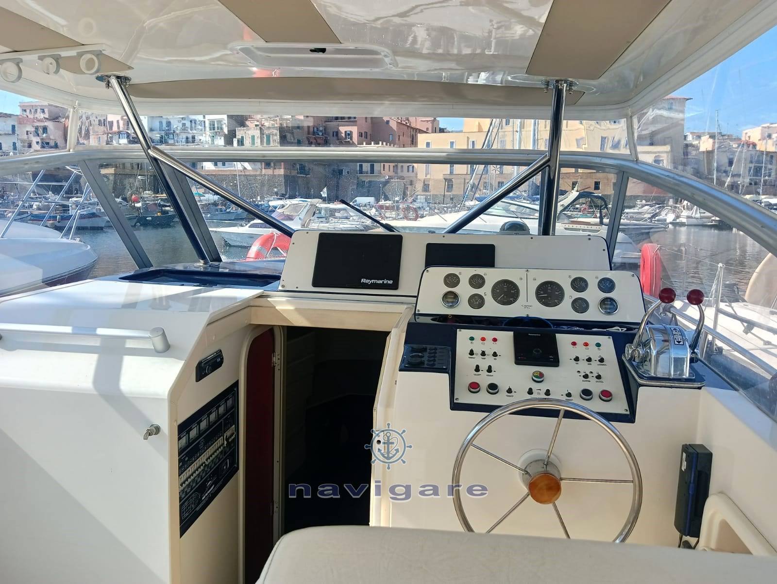 Cayman yachts 30 wa
